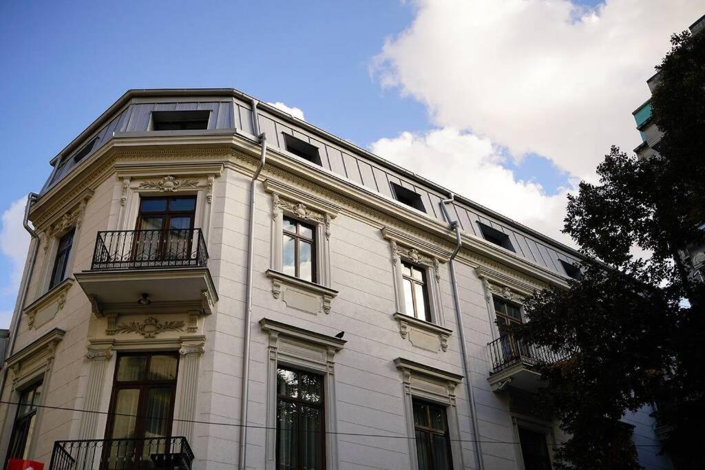 Marvellous Attic Studio In The Old Town Bukarest Exteriör bild