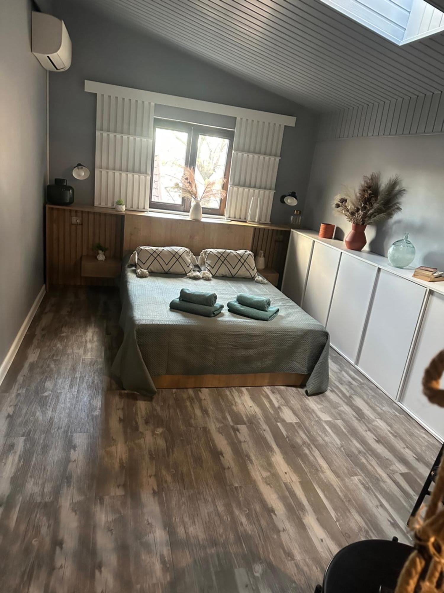 Marvellous Attic Studio In The Old Town Bukarest Exteriör bild